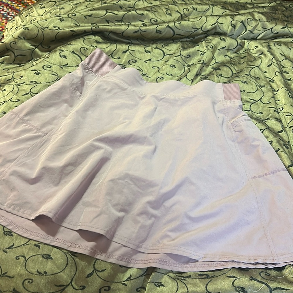 Light pink athletic skirt/skort